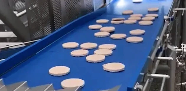Stacking 1.000 hamburger patties per minute | Niverplast