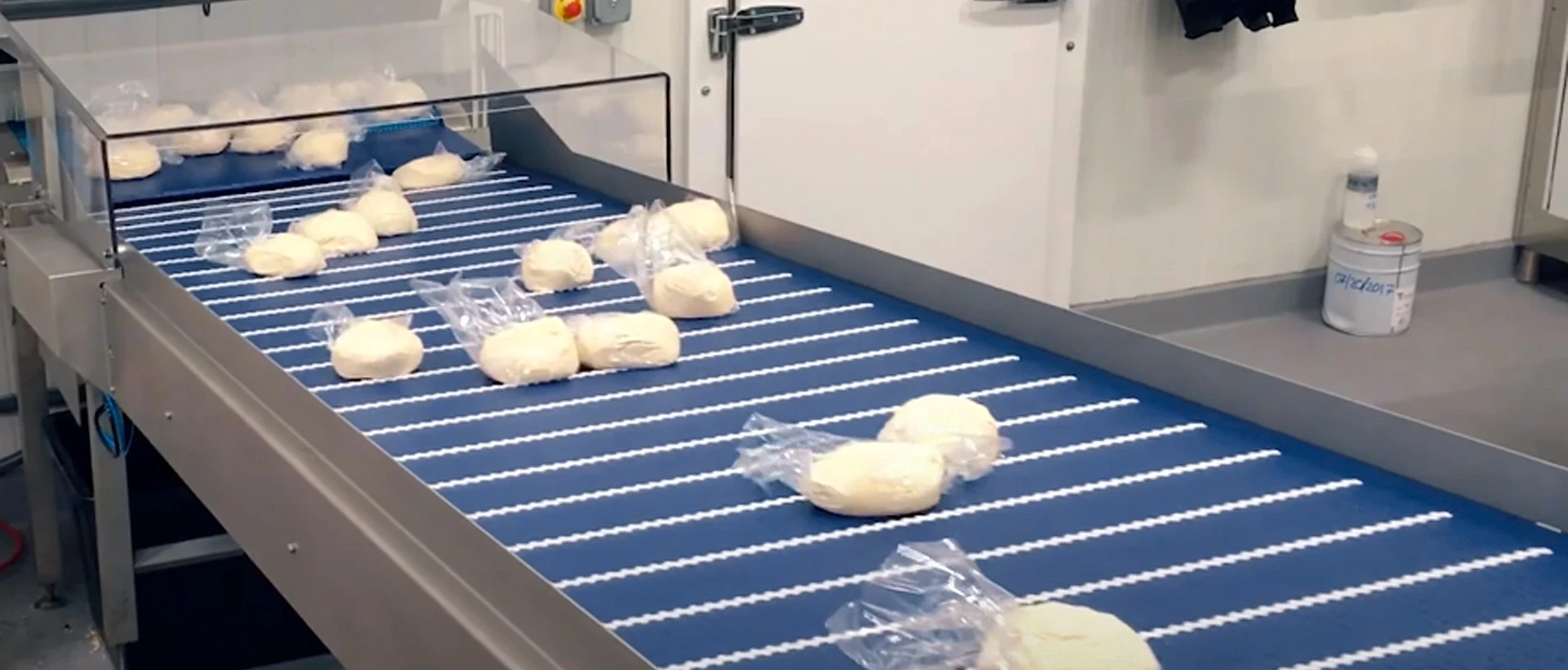 Dough header